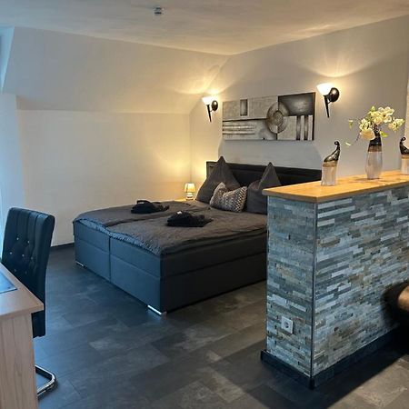 Hotel Zur Wasserburg Kerpen  Eksteriør billede