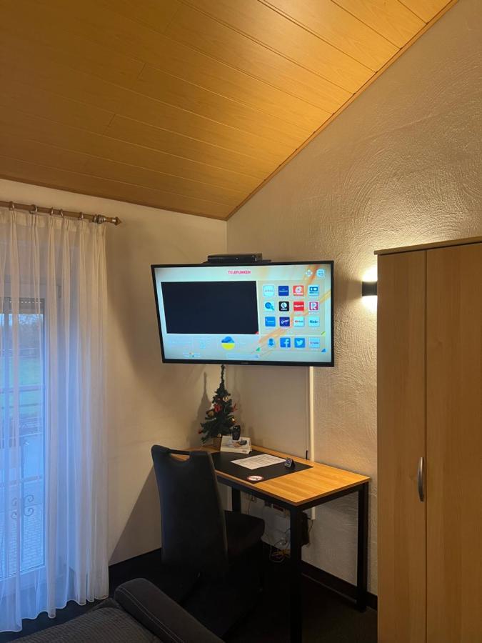 Hotel Zur Wasserburg Kerpen  Eksteriør billede